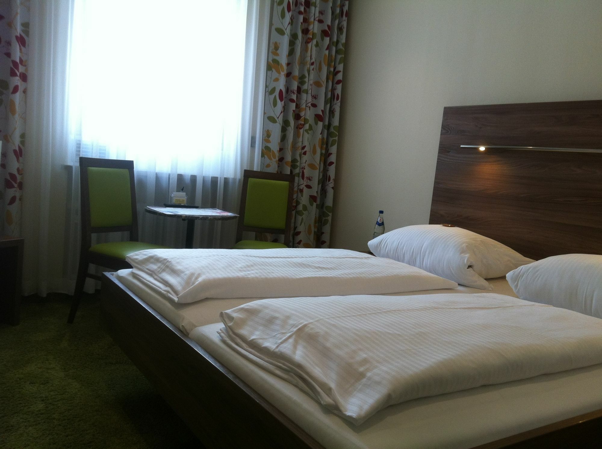 Hotel Hauser An Der Universitaet 3*